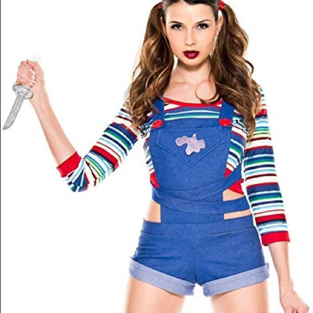 “Good guys” jumper w/ striped shirt Chucky costume knee socks and knife